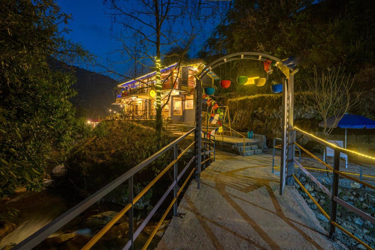 The Hosteller Mussoorie By The Streamside, Kempty エクステリア 写真
